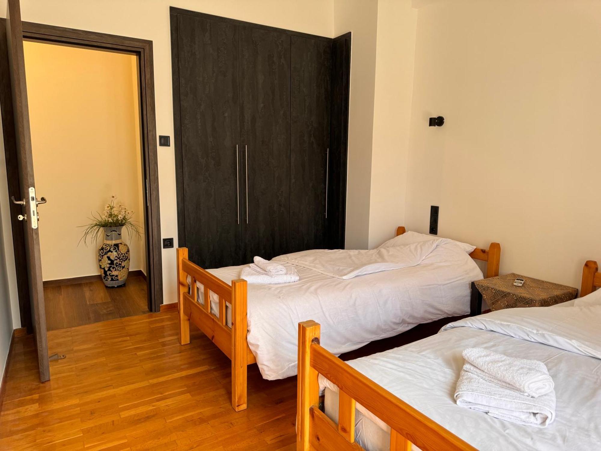 Navaro Apartments Patras Bagian luar foto
