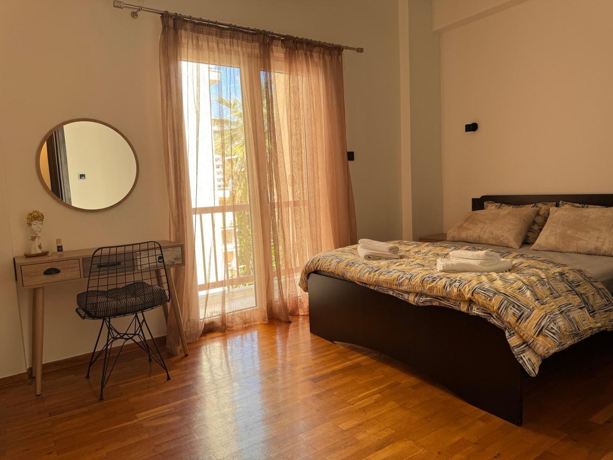 Navaro Apartments Patras Bagian luar foto