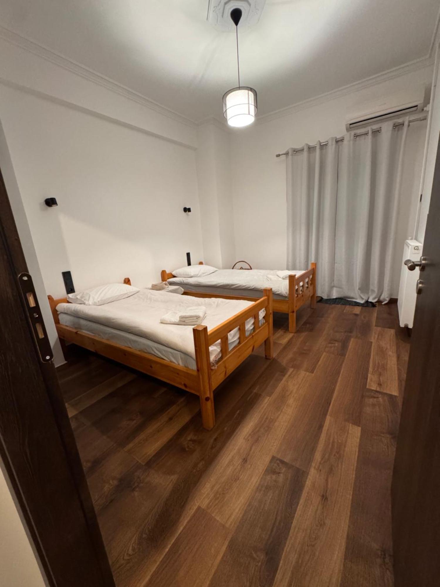 Navaro Apartments Patras Bagian luar foto